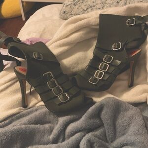 SIZE 6 Navy Green Buckle Fashion High Heels